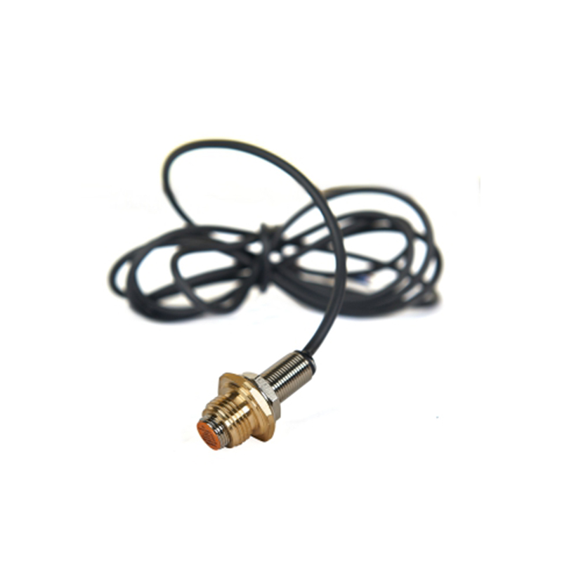 Linear proximity switch